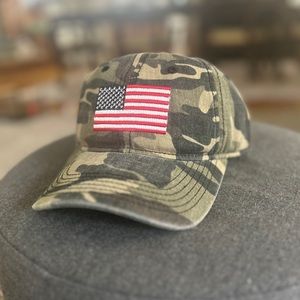 NWT Field & Stream women’s Americana wash camo cap